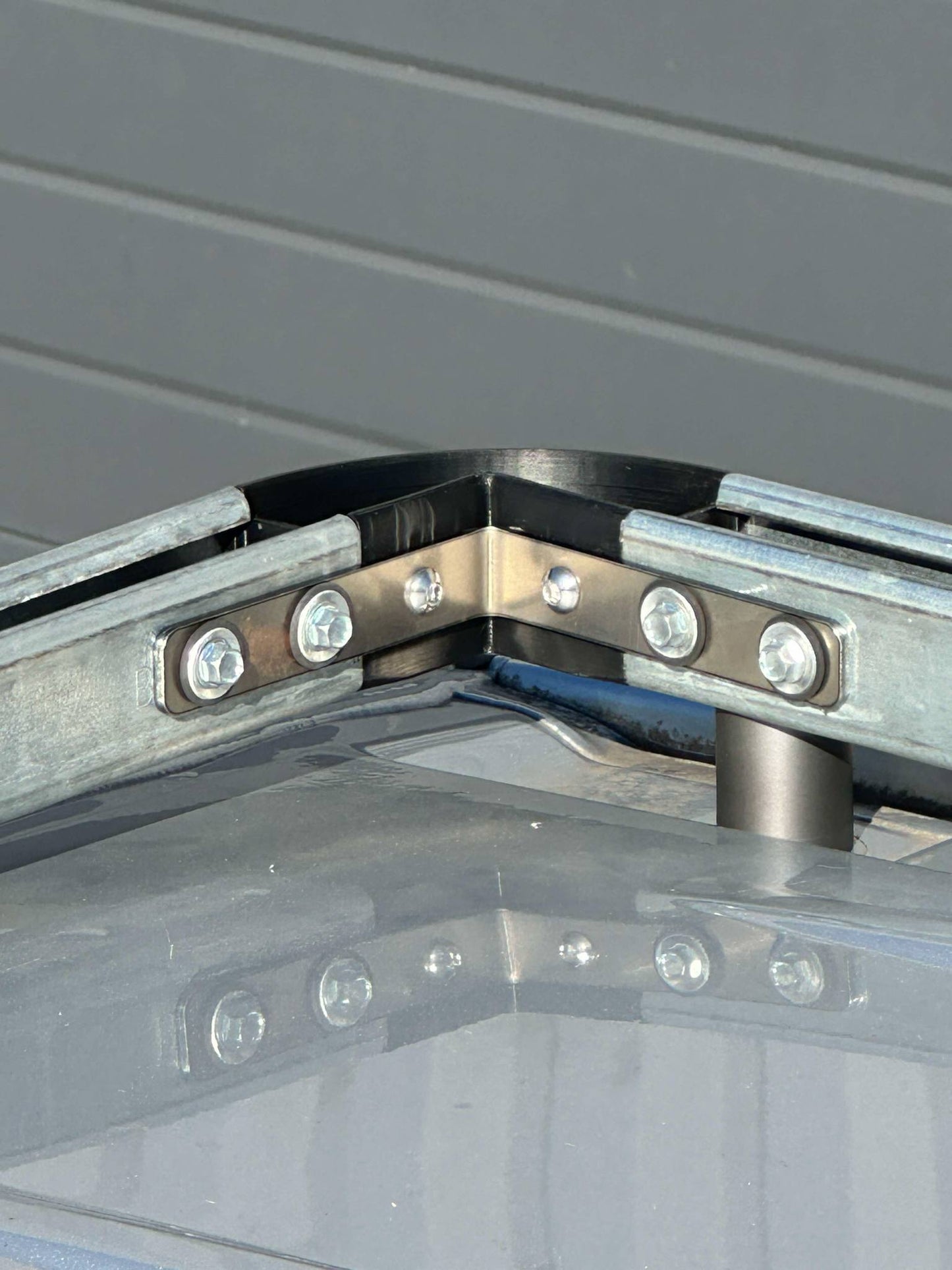 Unistrut Roof Rack - 90° Elbow